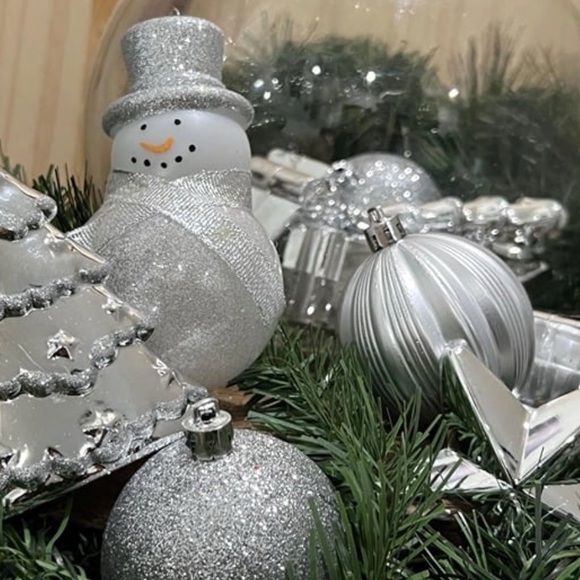 12 Silver Shatterproof Christmas Tree Trimming Ornaments Assortment - Picture 3 of 8